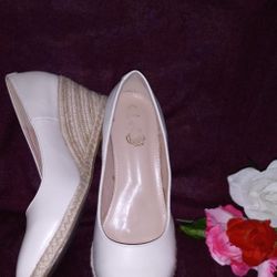 Like New Uesd Once Woman's Wedges Shoes Size 11 White Color $10 Great With Dress Or Jeans Pick Up Only At Country Club And Grant 