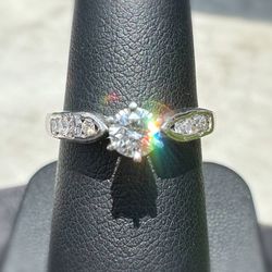950PT platinum 1.00CTW Natural Diamond Engagement ring sz 7.00