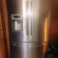 Fridgedare Professional Refrigerator  Silver 