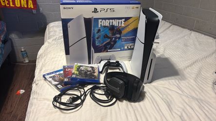 Ps5 slim with disk brand new 3 original wire and headphone