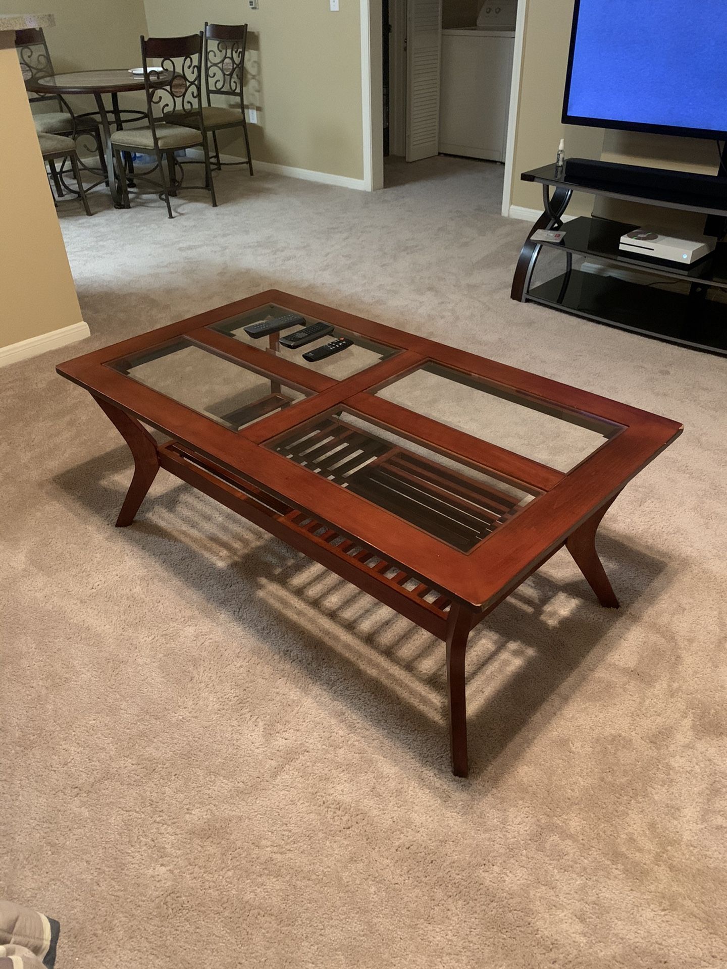 Coffee table good condition.