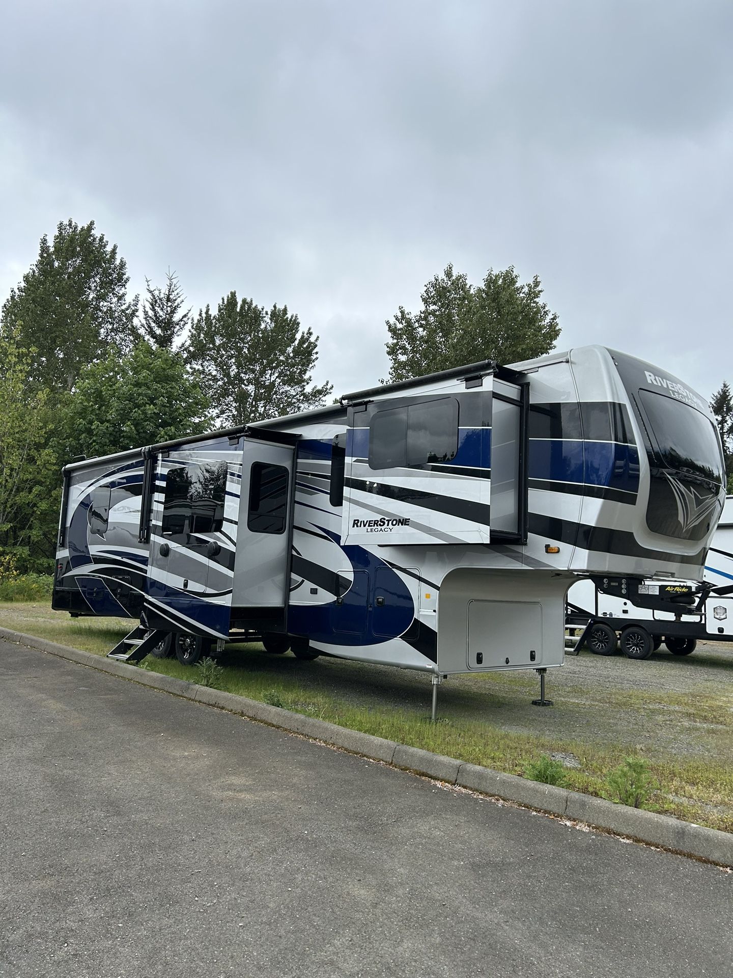2022 Forest River River Stone 39RBFL