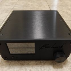 Benchmark LA4 Line Amplifier Preamplifier Preamp Black With Remote
