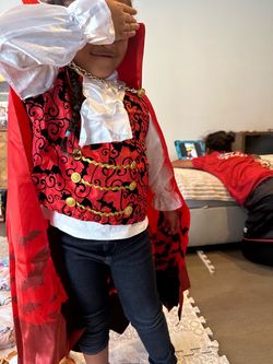 Kids Vampire / Dracula Halloween Costume with Cape