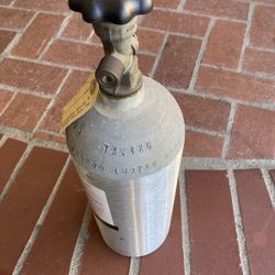 Professional Aluminum CO2 Cylinder | 13.4 kg Tare Weight | High-Performance Gas Vessel Specifications  * Material: High-strength Aluminum Alloy  * Tar