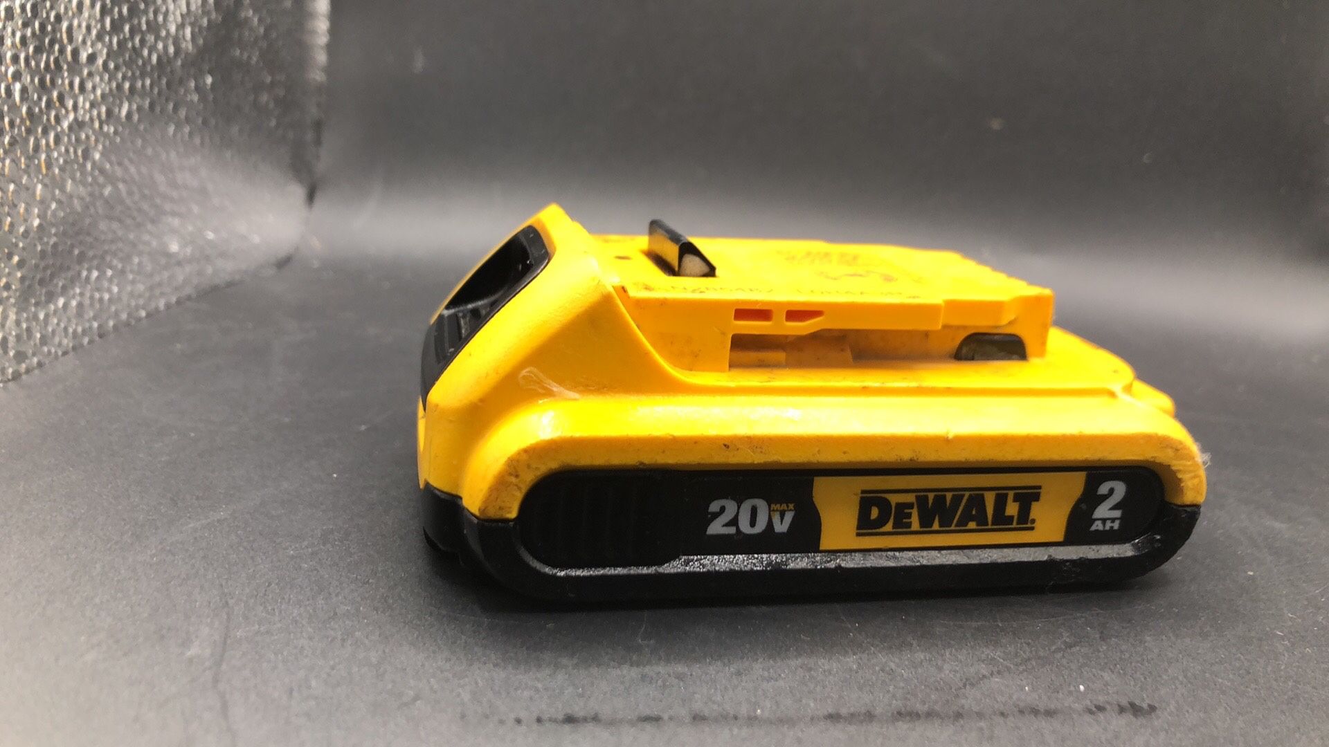Dewalt Battery 2Ah Hi