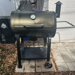 Pit Boss 820D Wood Pellet Grill & Smoker