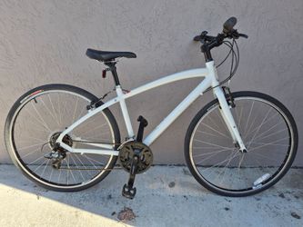 Specialized Globe Vienna 01 Road, City, Hybrid Commuter, Comfort Fast bike. 21 speed Ready to Ride.