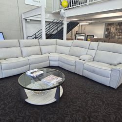 Power Reclining Sectional 