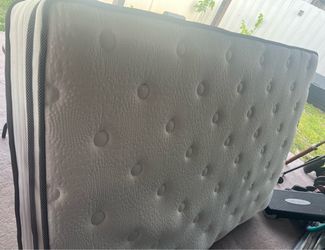 Full mattress