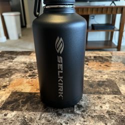 Selkirk 64oz Premium Water Bottle