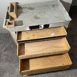 Tool cart with drawers