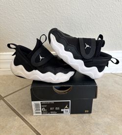 Jordan 23/7 Toddler Velcro Shoes. Size 6C