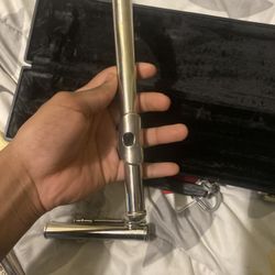 Yamaha Intermediate Flute Model 422