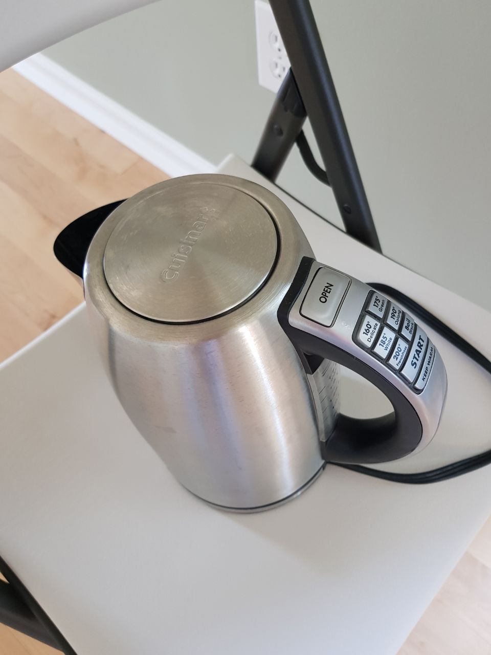 Cuisinart 1.7-Liter Stainless Steel Cordless Electric Kettle with 6 Preset Temperatures