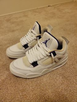 Jordan 4 Metallic Purple SIZE 9.5