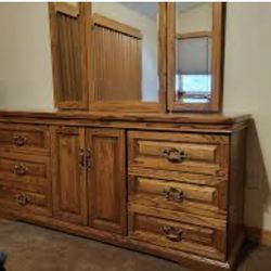 Arbek dresser & triple mirror