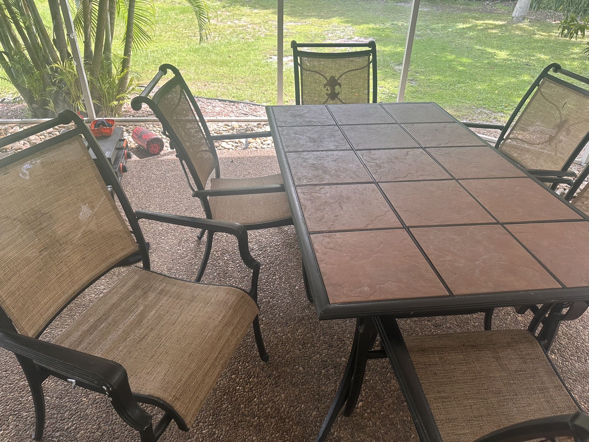 Outdoor Patio Table And Chairs