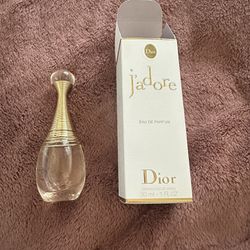 Jadore Dior perfume