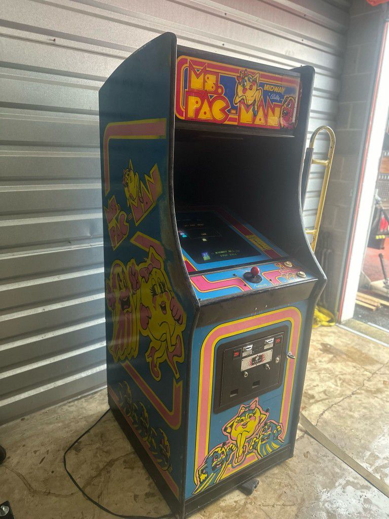Original 1981 Midway MS PAC MAN arcade game
