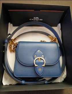 Coach Small hand bag/crosbody in excellent condition