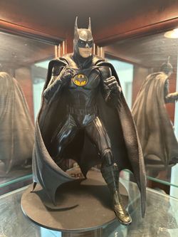 Batman statue