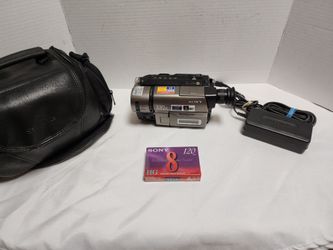 Sony Handycam CCD-TRV43 Vision Video Hi8 Camcorder Bundle