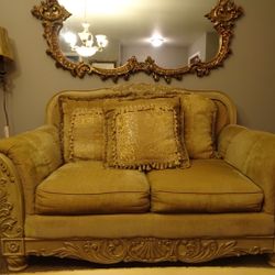 Brown Vintage Couch 