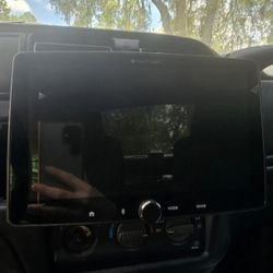 10" Touch Screen Radio