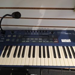 NOVATION ULTRA NOVA SYNTHESIZER