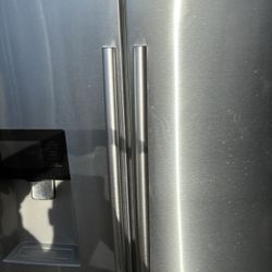 REFRIGERATOR SAMSUNG 36”