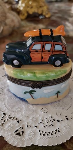Woodie station wagon with shark