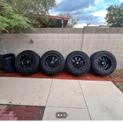 $1,500 - Predator New Mutant X-AT 37x13.50R20LT Tires and Wheels