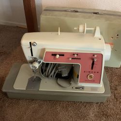 Singer Sewing Machine 