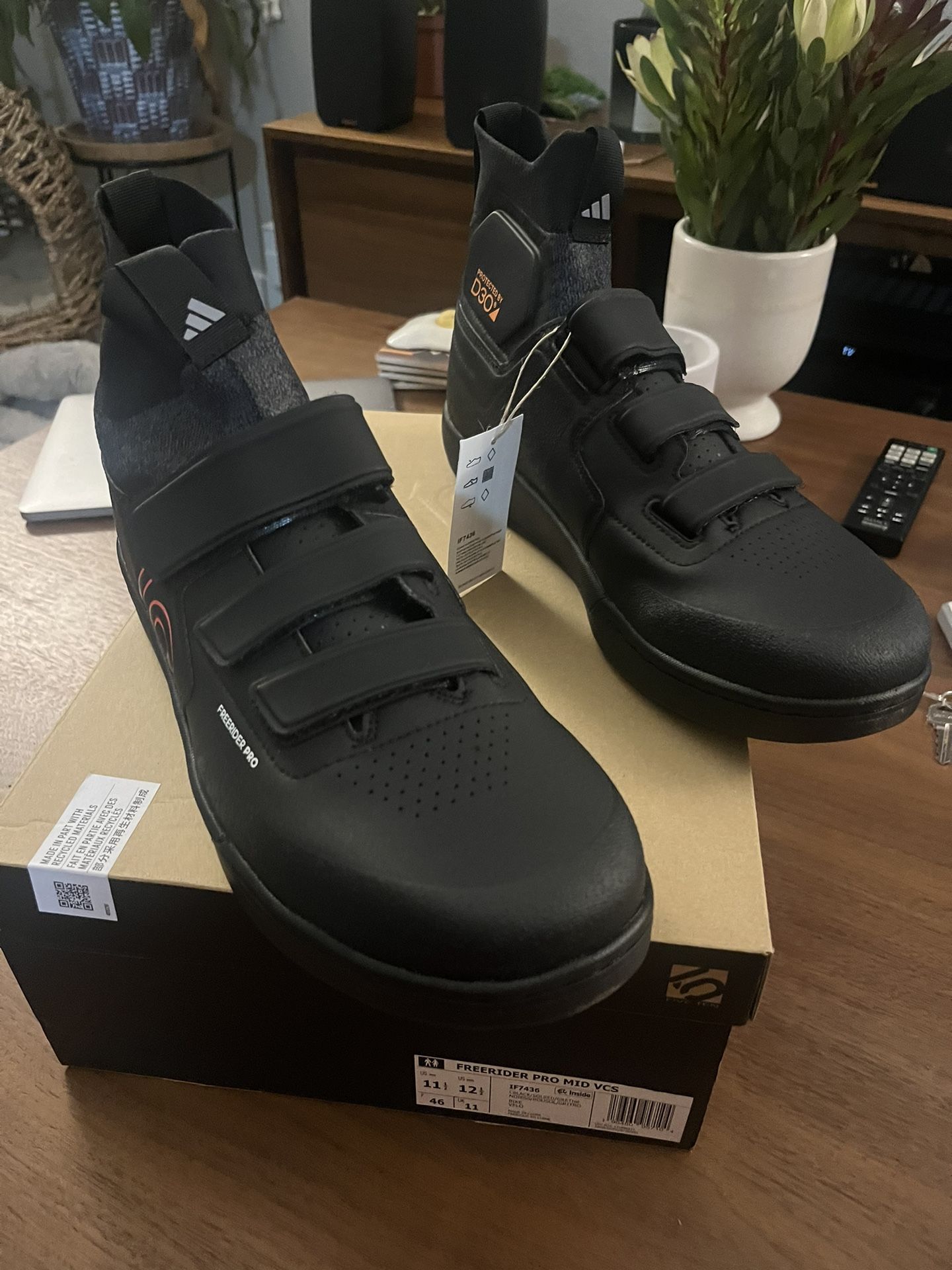 Brand New Adidas Freerider Pro Mid VCS Bicycle Shoes Never Worn Box Included Sneakers 11 1/2 Mens Us Women’s 12 1/2 F 46 UK 11