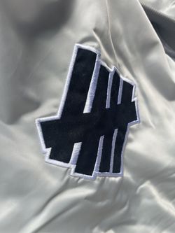 Undefeated starter Jacket Release : silver Black LA KINGS