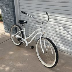Women’s / Girls 26 Inch Phat Single Speed Beach Cruiser In Great Shape With Basket 