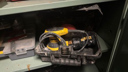 Dewalt parm sander with case