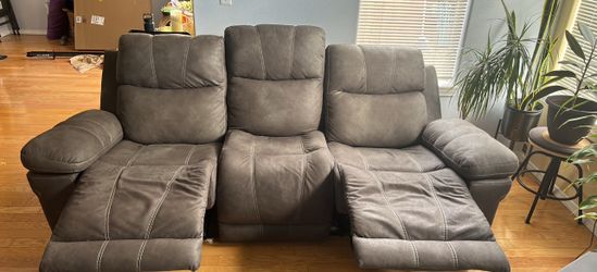 Power Reclining Sofa with USB Charging Ports