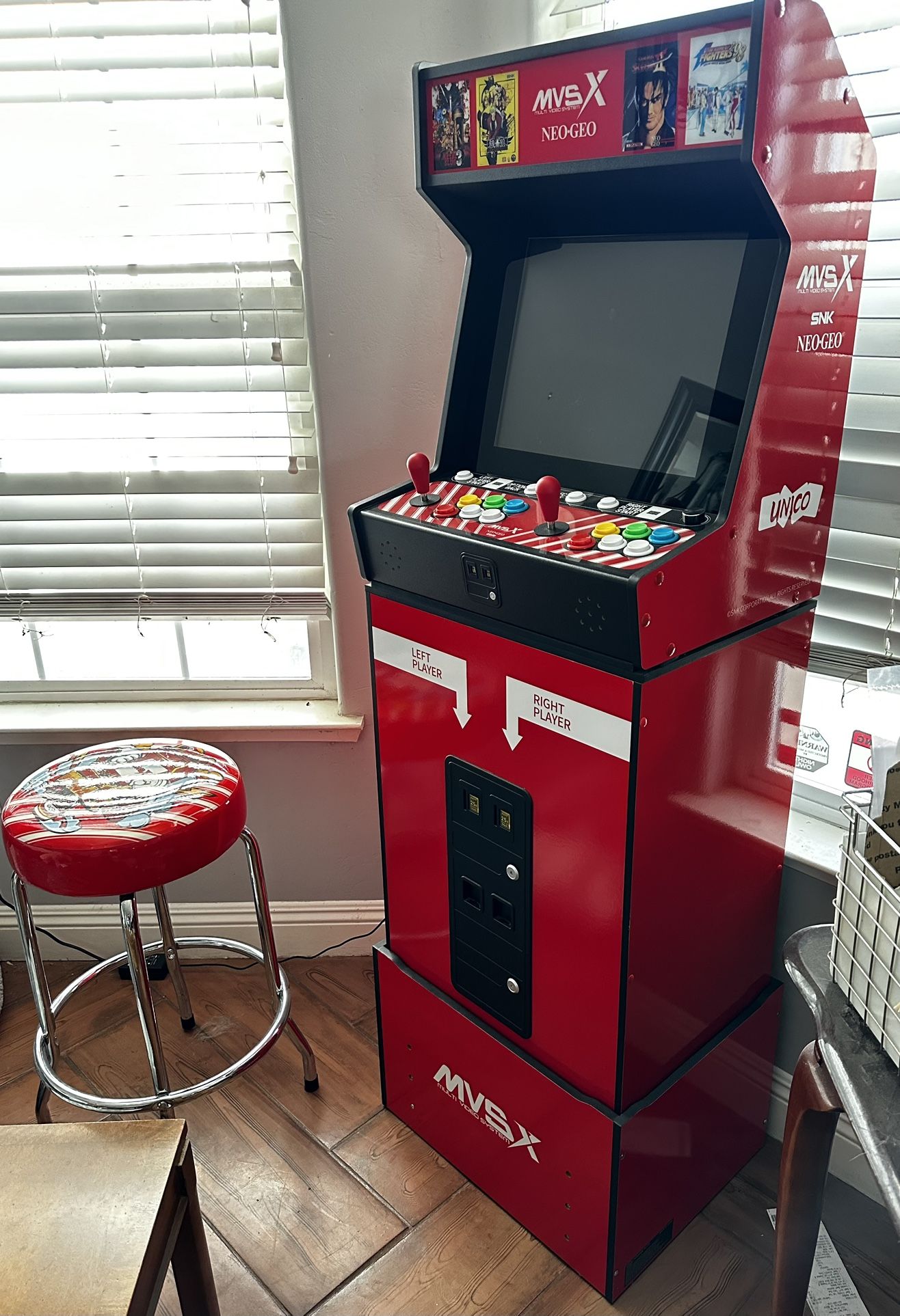 Neo Geo MVS Unico Arcade Cabinet With HyloX Mod
