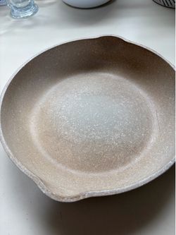 8” frying pan with side pouring lips