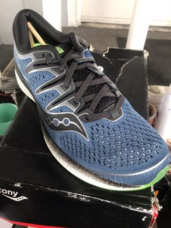 Saucony confortable nice tennis shoes size 11 1/2 y 11