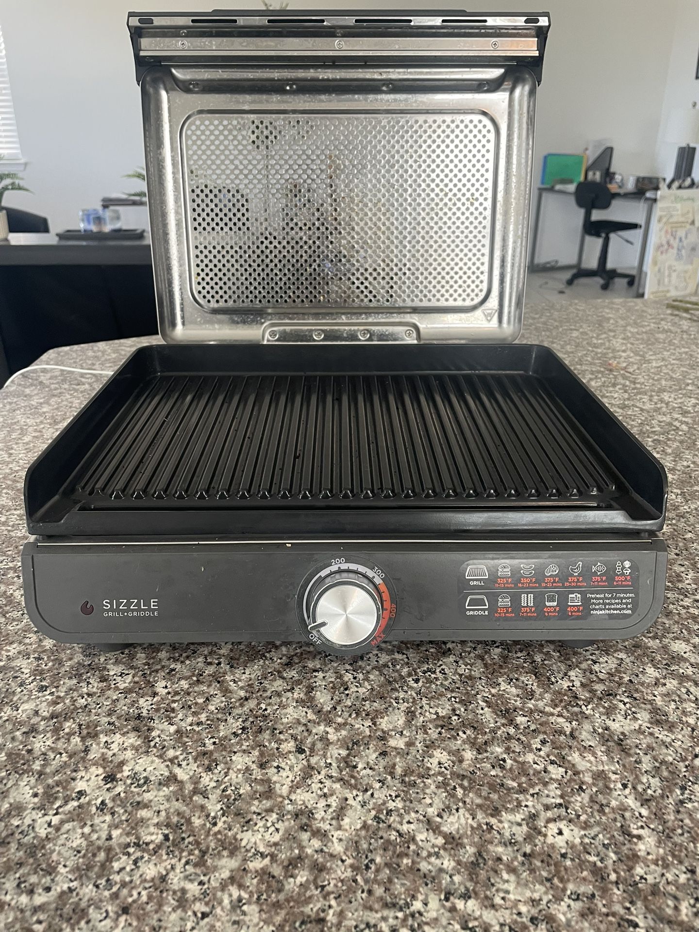 Ninja GR100 Sizzle Smokeless Indoor Grill