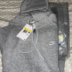 Nike Sweater (Size Small) 