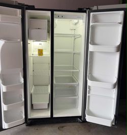 FRIGIDAIRE REFRIGERATOR