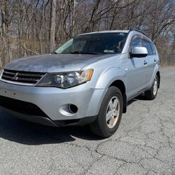 2007 Mitsubishi Outlander. Drives Excellent 