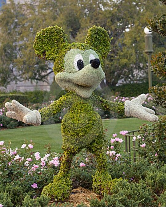 Mickey & Minnie Custom 5 1/2 ft Topiary
