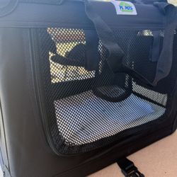 Carrier Dog Cage  20”x 13”x 14” (Black)