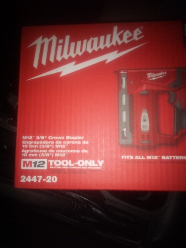 Milwaukee M12 3/8" Crown Stapler Tool Only