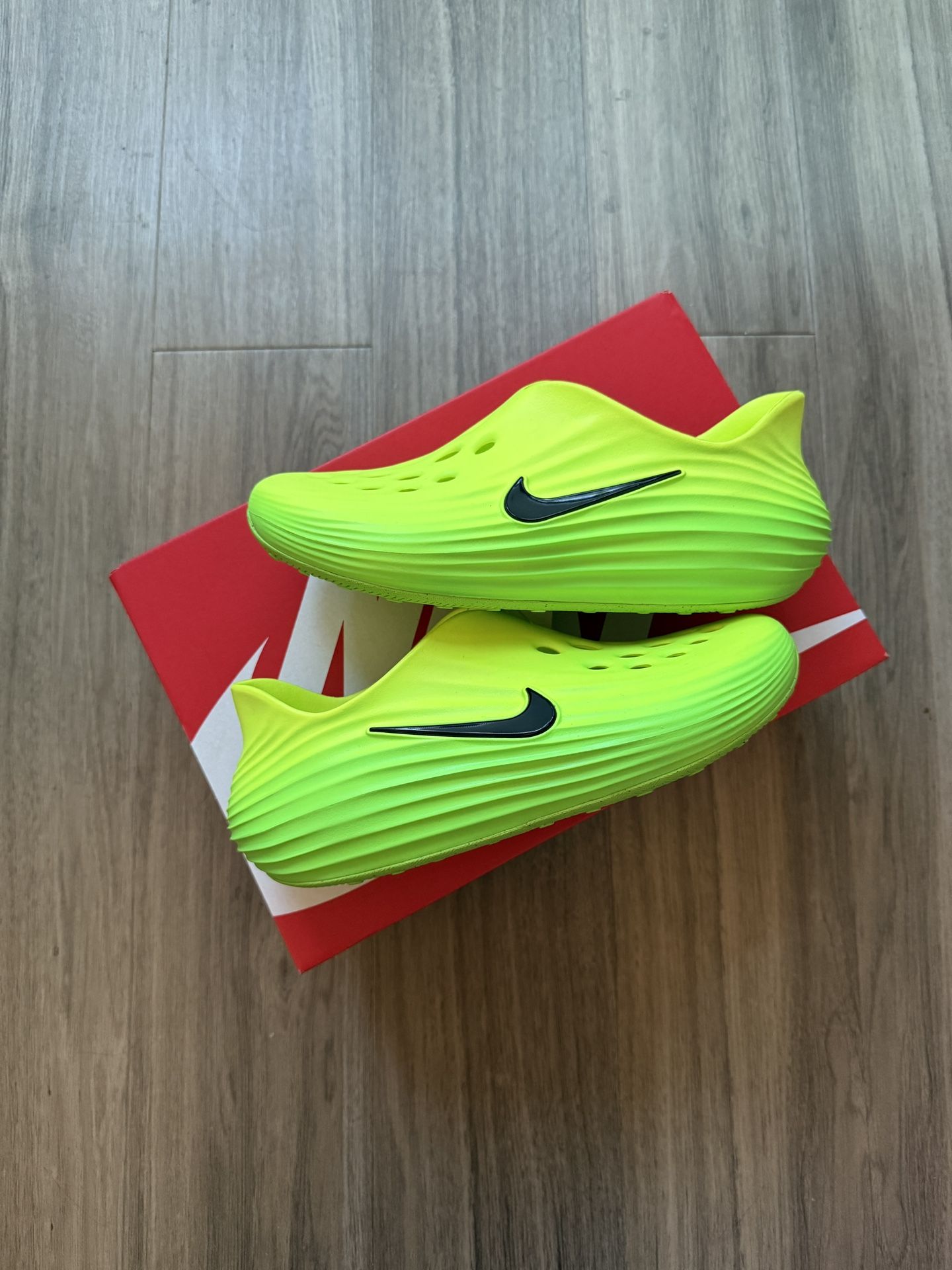 8M (9.5W) - Nike Reactx Rejuven8 Neon Green Strike Volt